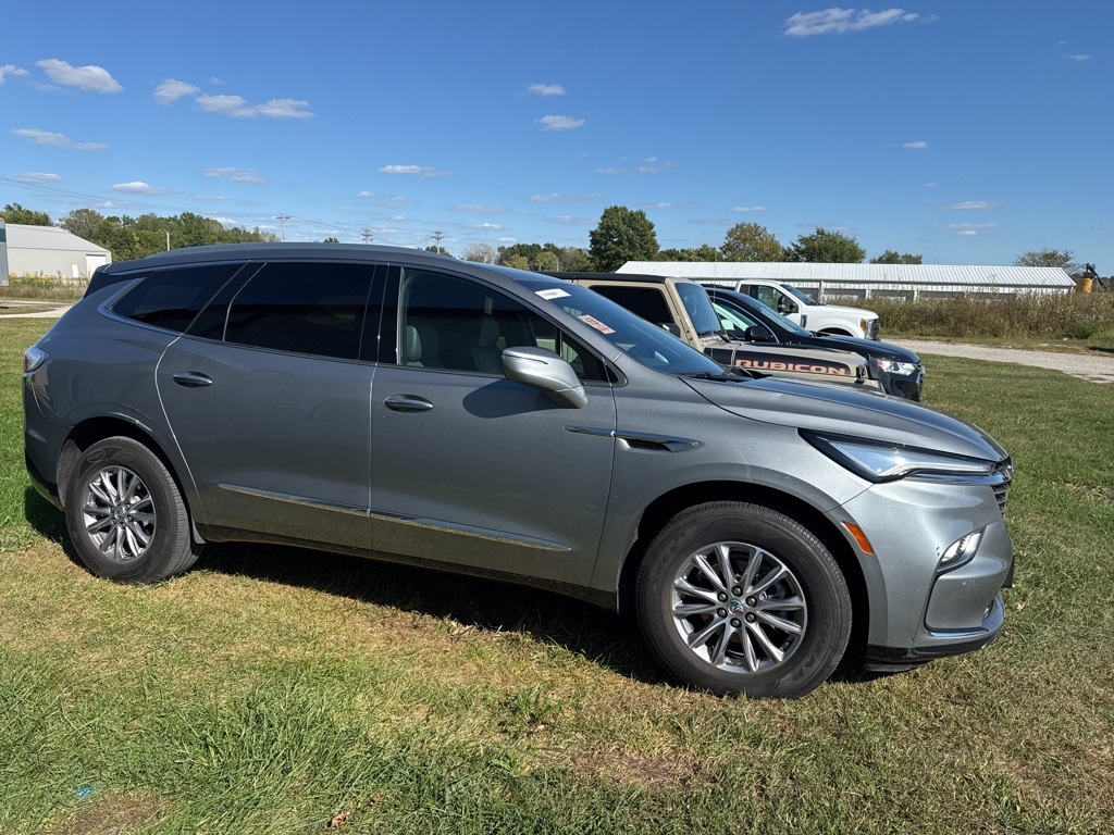 2024 Buick Enclave Premium photo 2