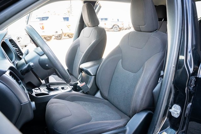 2019 Jeep Cherokee Latitude photo 12