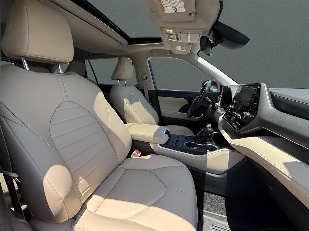 2023 Toyota Highlander XLE photo 23