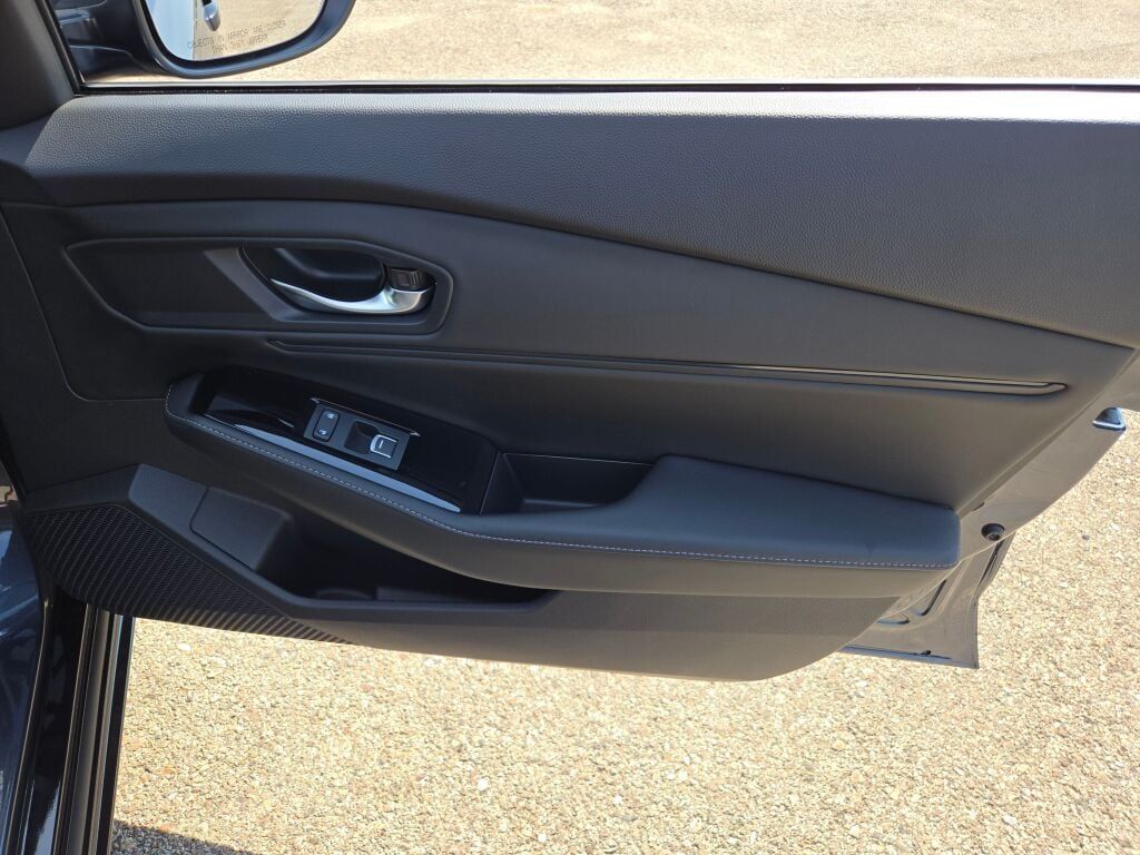 2024 Honda Accord Hybrid Touring photo 3