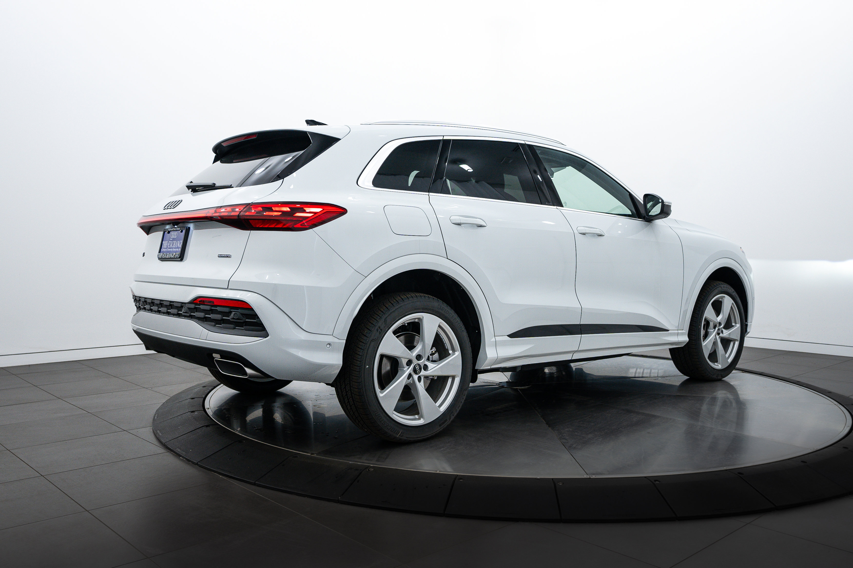 2025 Audi Q5 Premium Plus photo 4