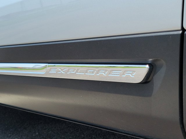 2019 Ford Explorer XLT photo 6