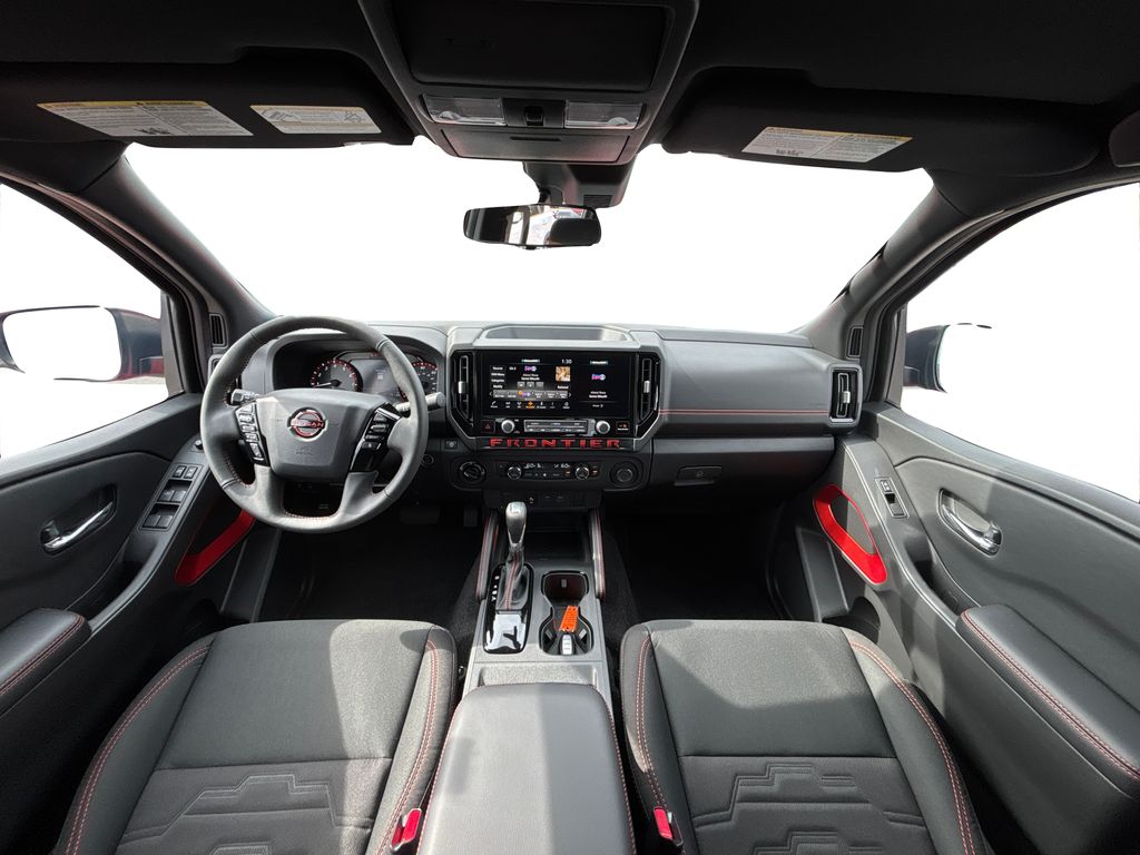 2025 Nissan Frontier PRO-4X photo 8