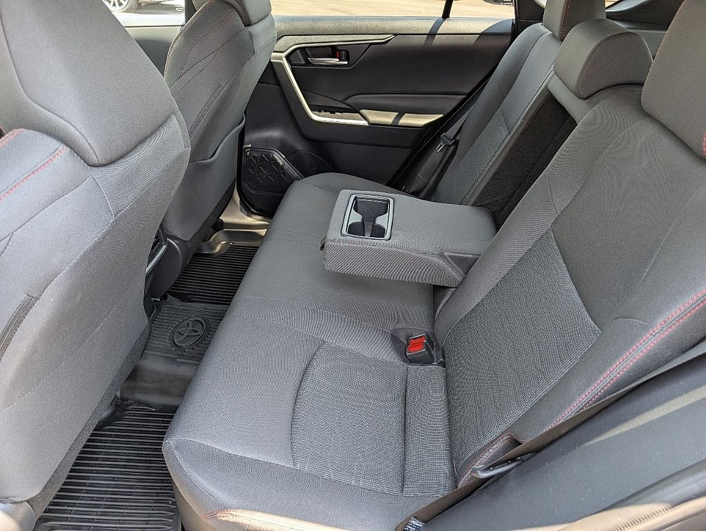 2024 Toyota RAV4 Prime SE photo 18