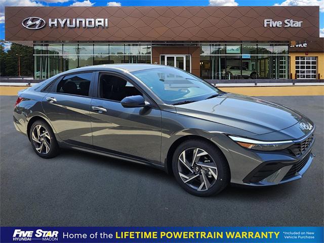 2025 Hyundai Elantra SEL's photo