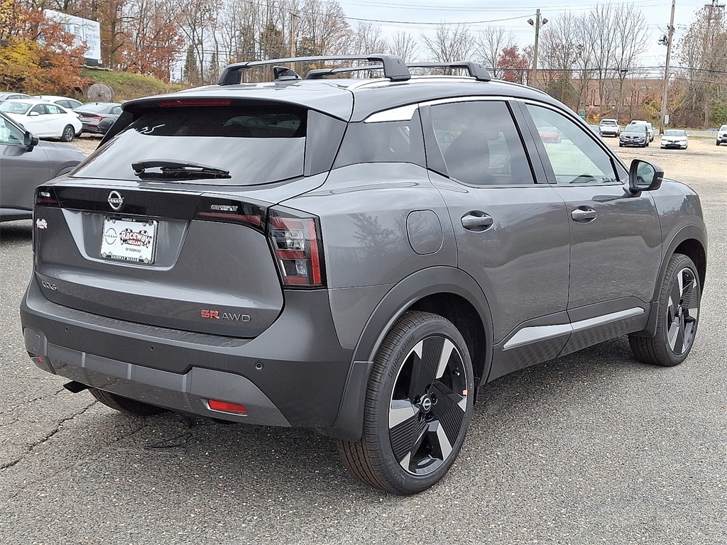 2026 Nissan Kicks SR photo 3