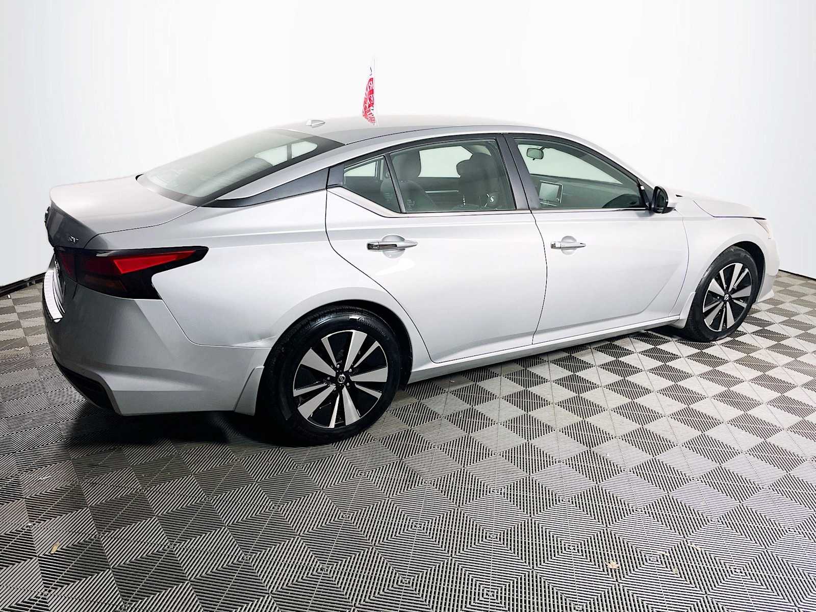 2022 Nissan Altima 2.5 SV photo 4