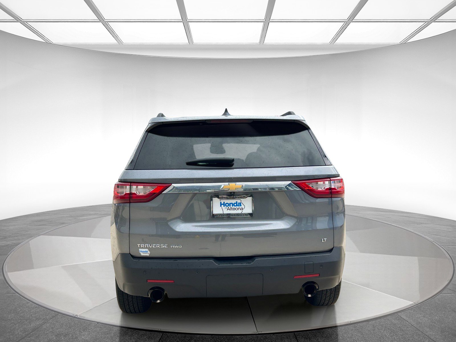 2020 Chevrolet Traverse Cloth photo 2