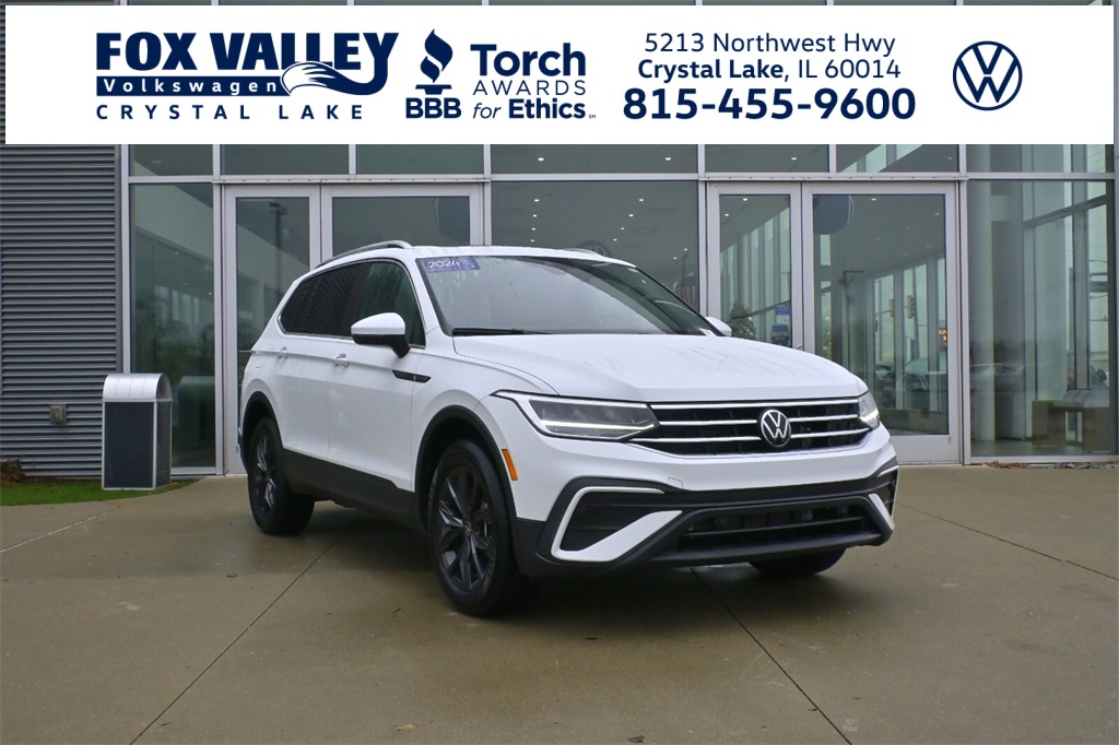 2024 Volkswagen Tiguan SE's photo