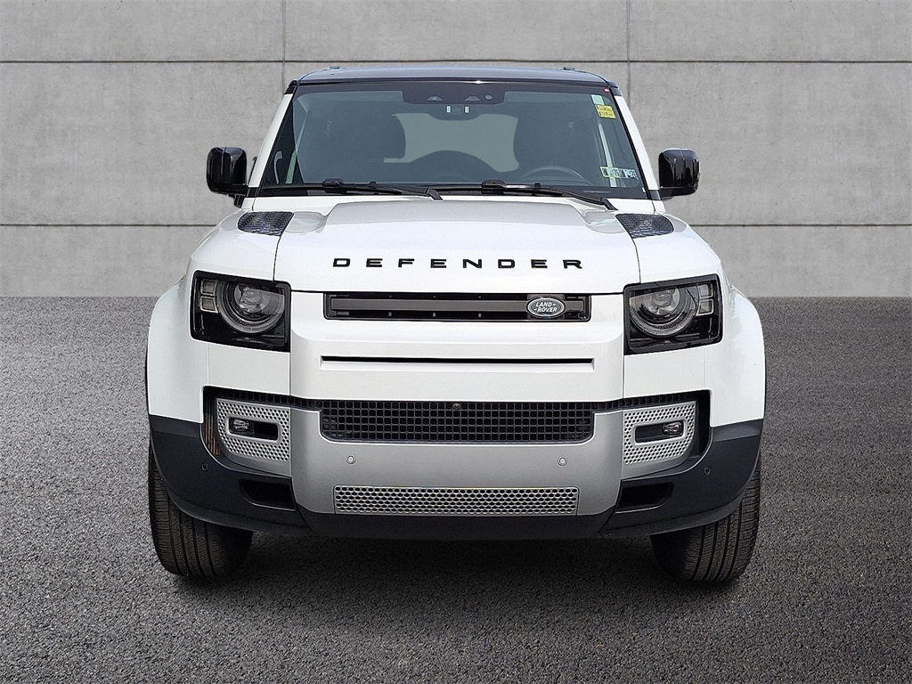2025 Land Rover Defender 90 S photo 2