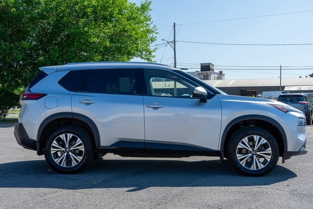 2021 Nissan Rogue SV photo 4