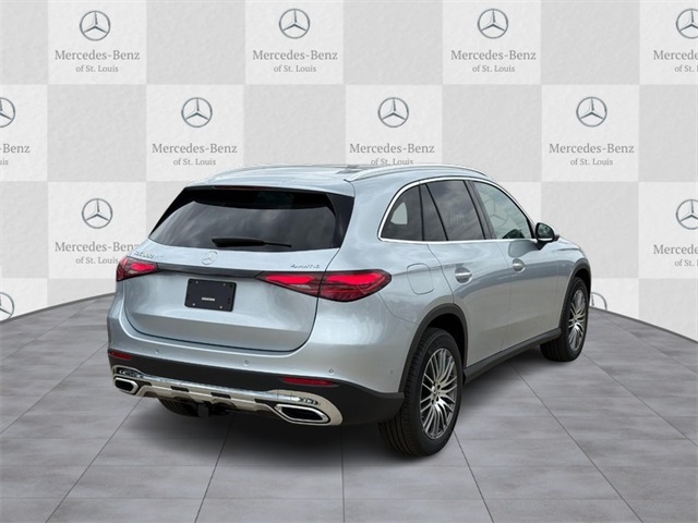 2025 Mercedes Benz GLC 300 4MATIC photo 3