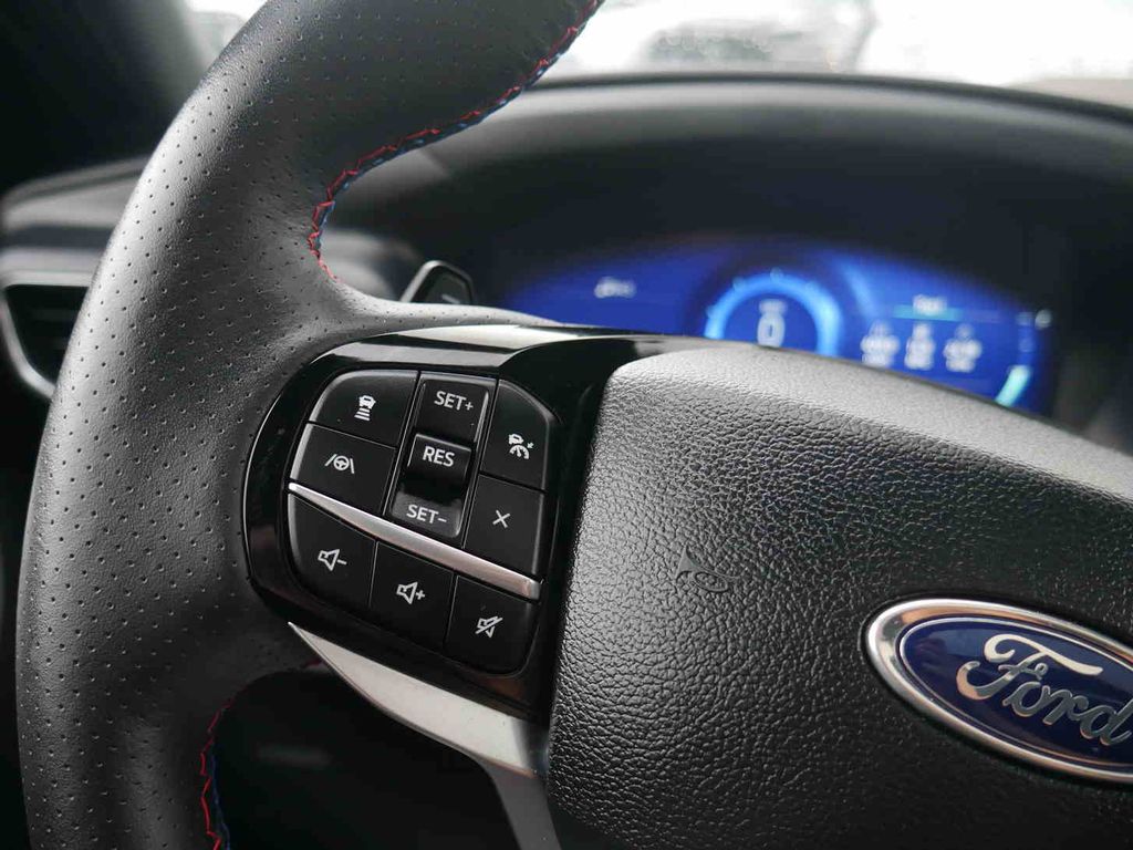 2024 Ford Explorer ST photo 43
