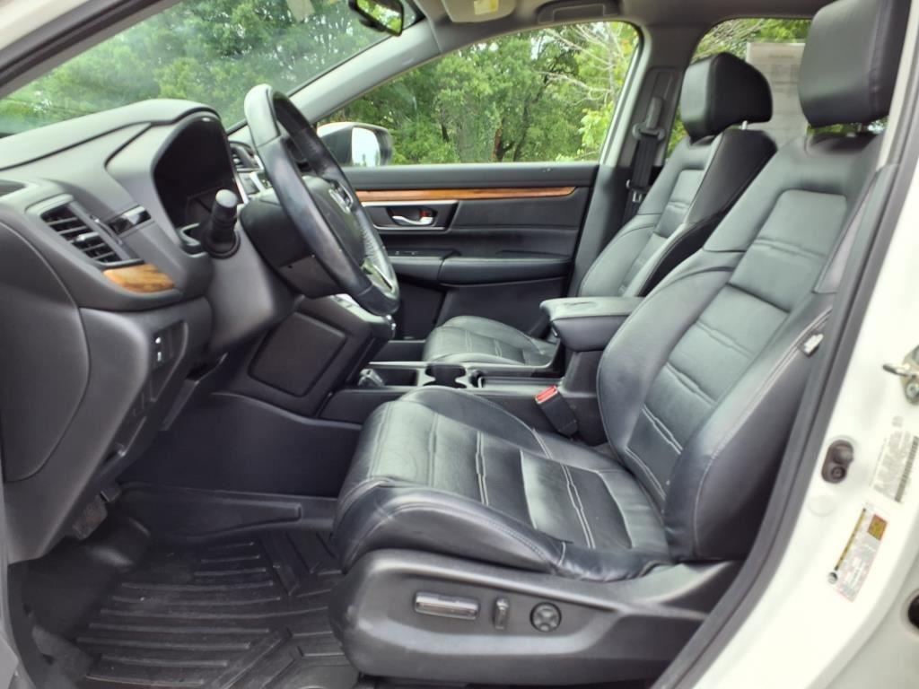 2018 Honda CR-V Touring photo 2