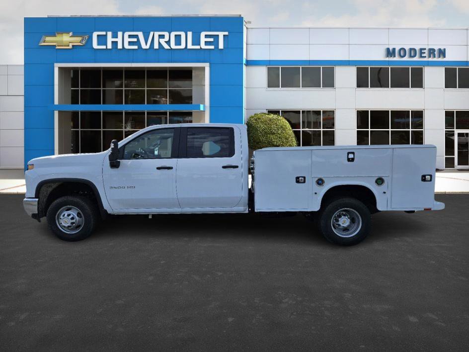 2024 Chevrolet Silverado 3500HD Work Truck photo 2