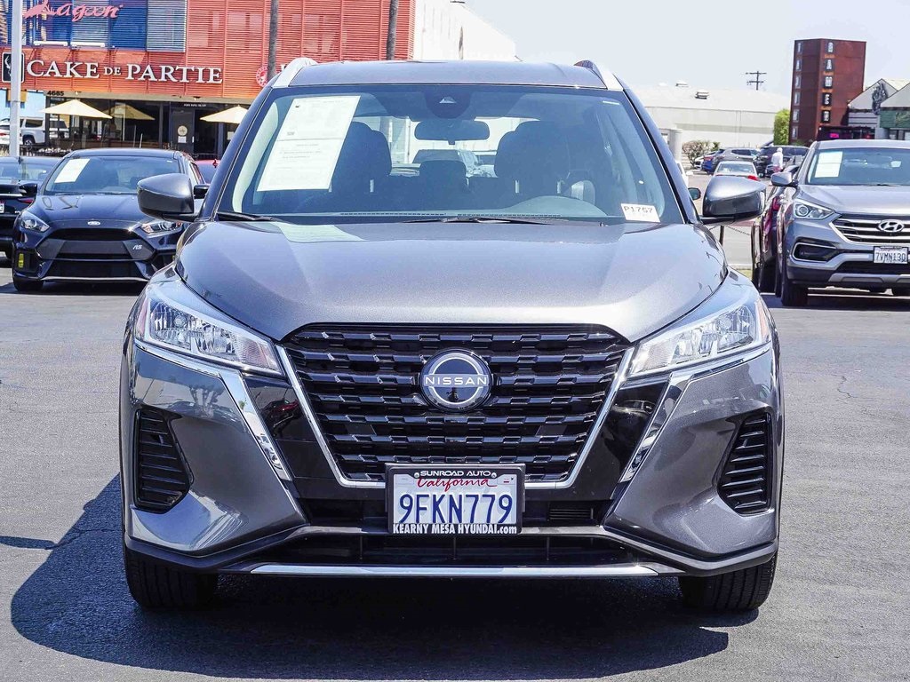 2023 Nissan Kicks SV photo 2