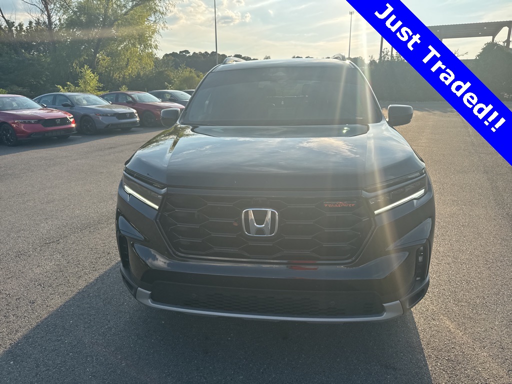 2025 Honda Pilot TrailSport photo 8