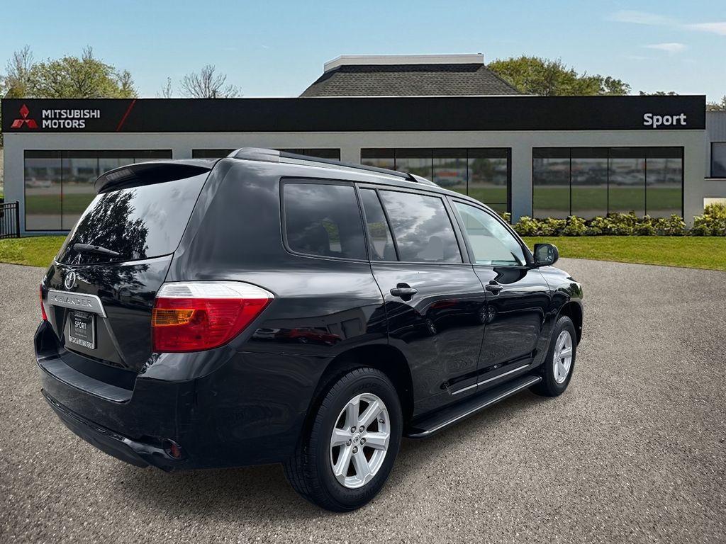 2010 Toyota Highlander Base photo 2