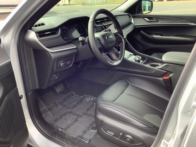 2025 Jeep Grand Cherokee Limited photo 4