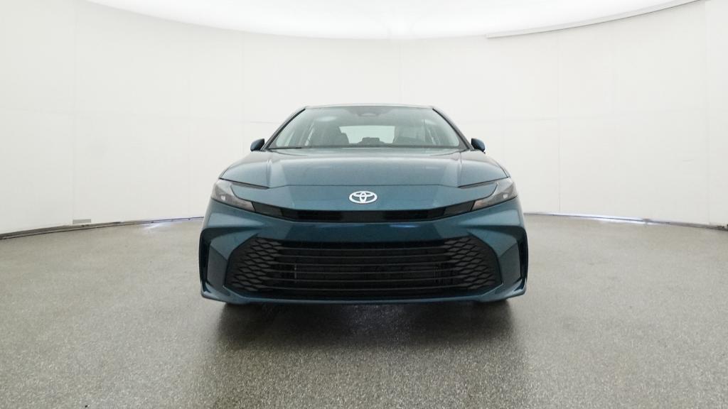 2026 Toyota Camry LE photo 3
