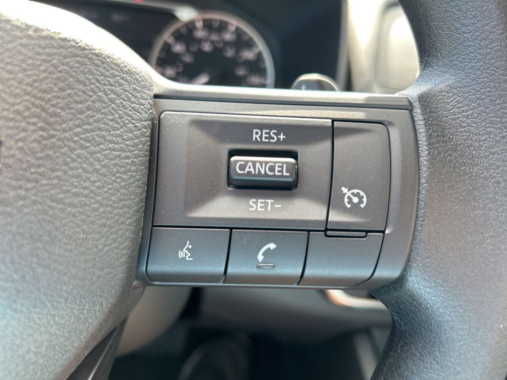 2025 Nissan Rogue S photo 21