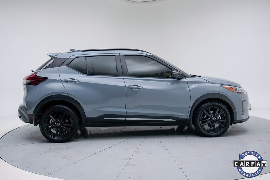 2022 Nissan Kicks SR photo 19
