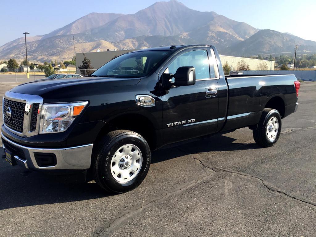 2018 Nissan Titan XD SV's photo