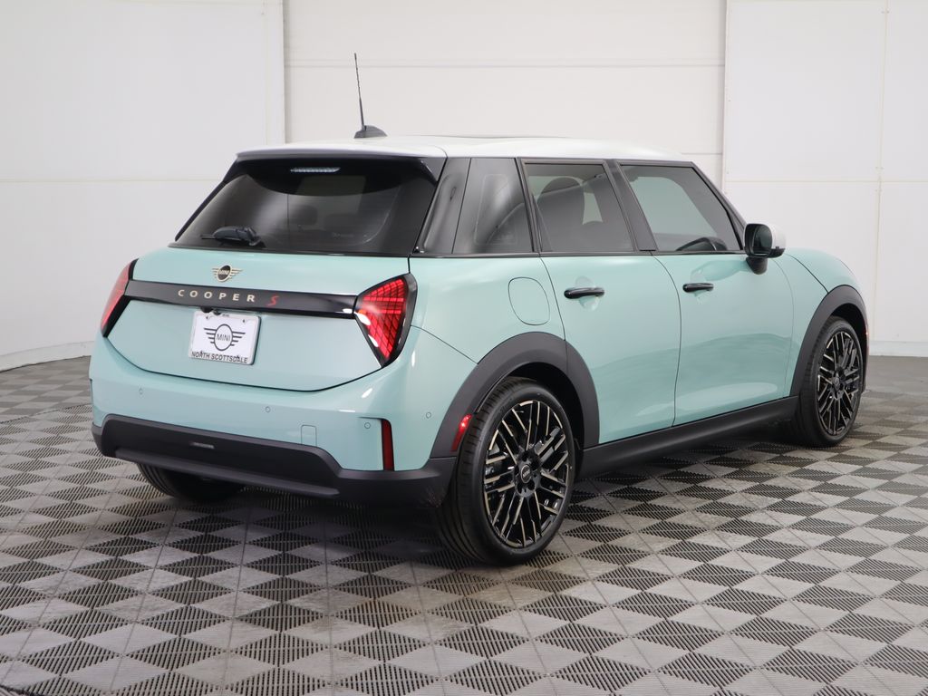 2025 Mini Cooper 4 Door Hardtop Iconic photo 4