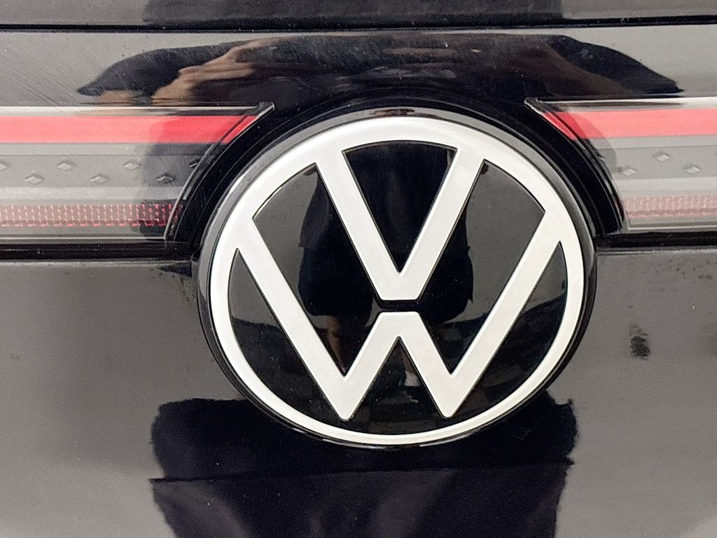 2023 Volkswagen ID.4 Pro photo 22