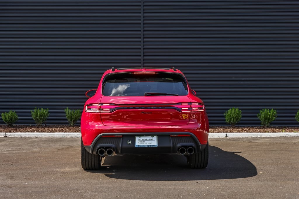 2025 Porsche Macan T photo 6