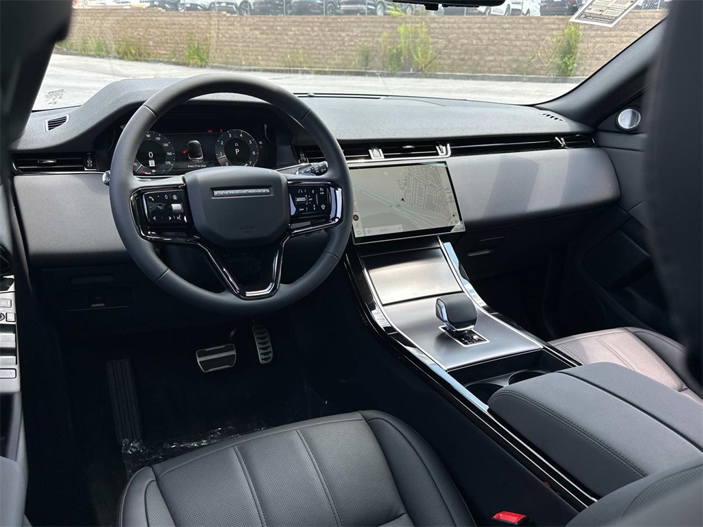 2026 Land Rover Range Rover Evoque Dynamic SE photo 2