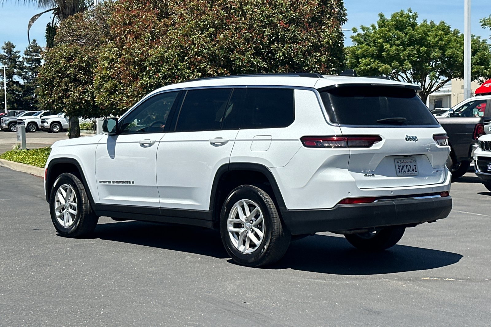 2023 Jeep Grand Cherokee Laredo photo 6