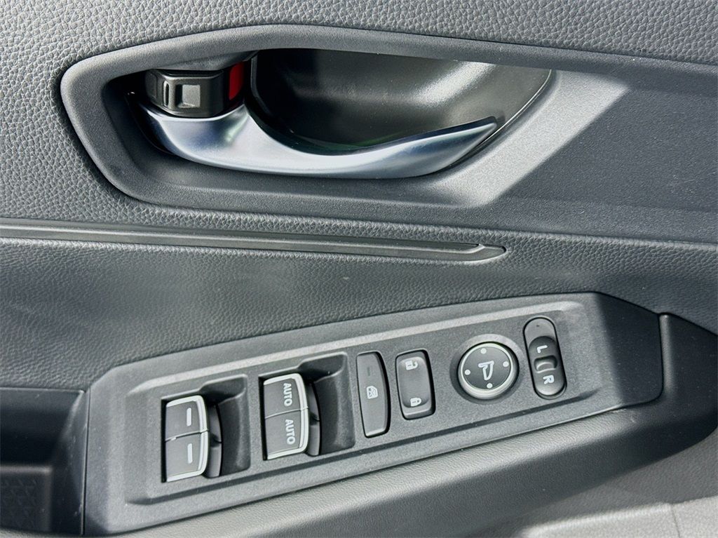 2025 Honda Accord LX photo 23