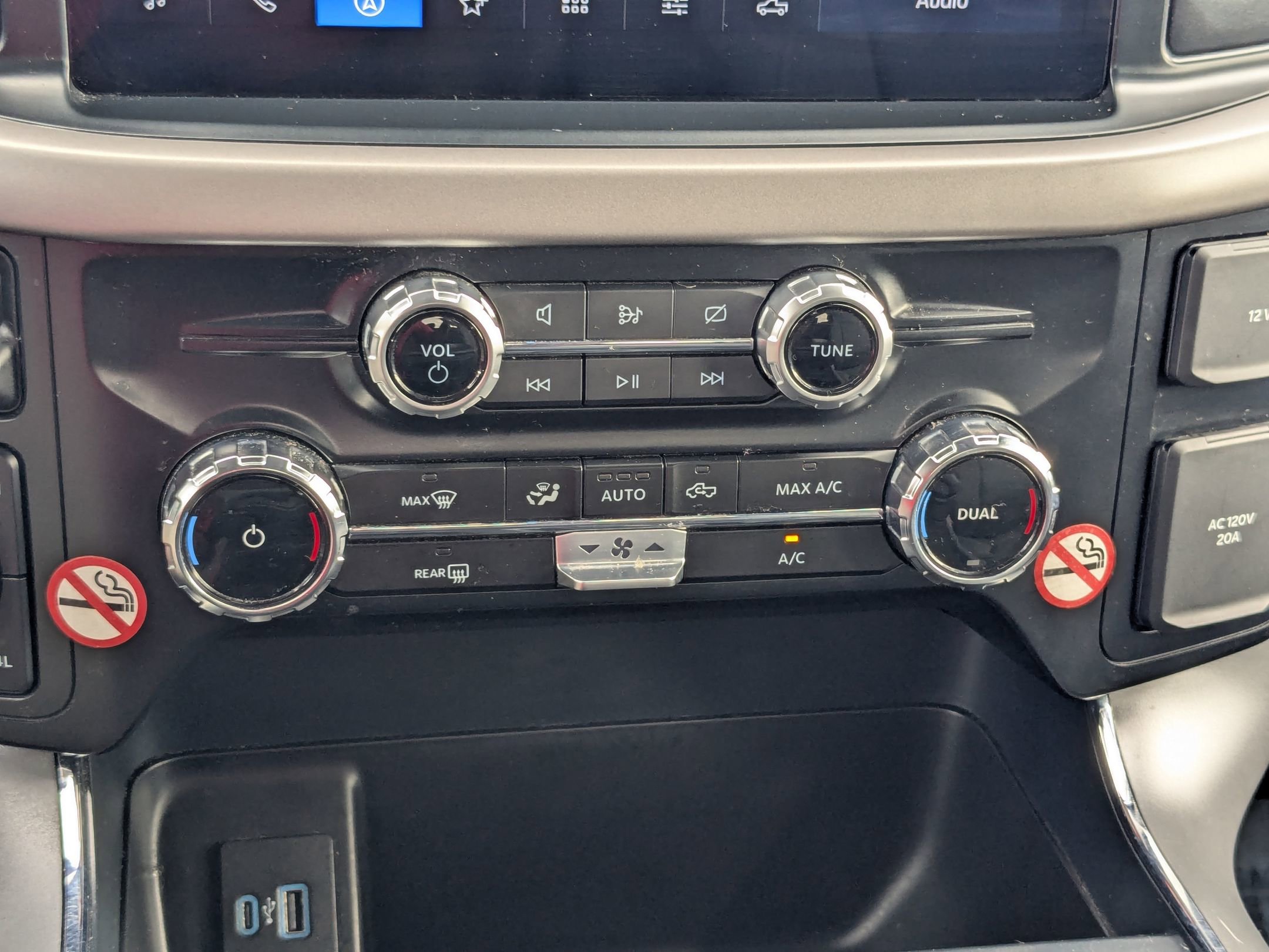 2024 Ford F-150 XLT photo 25
