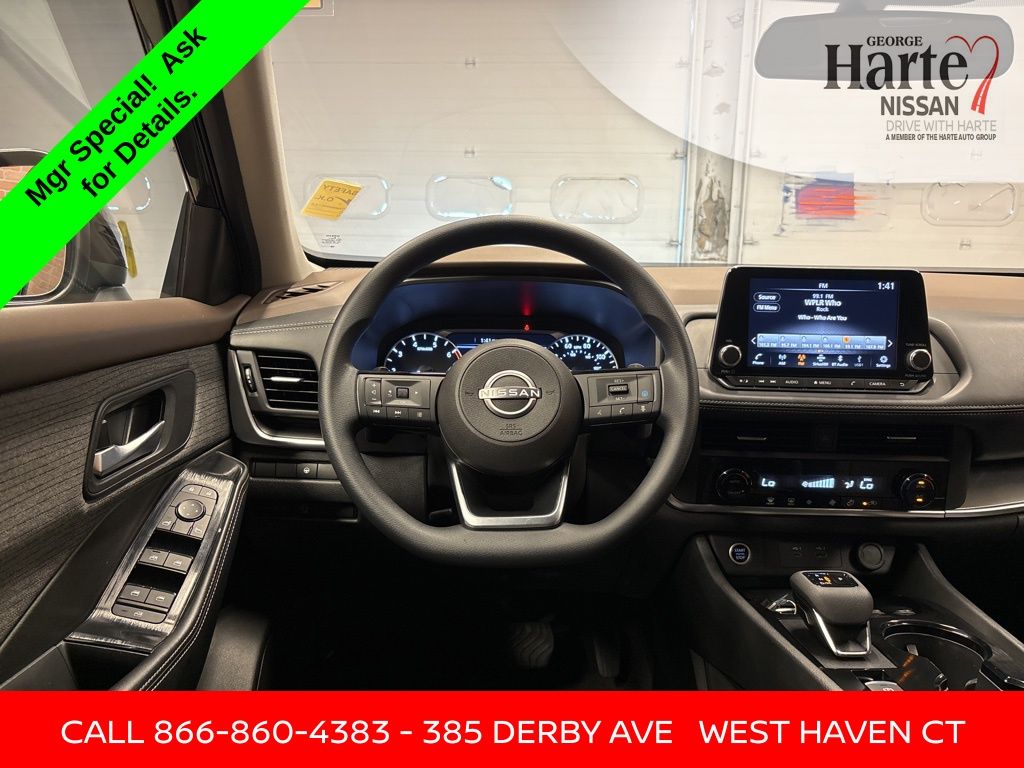 2023 Nissan Rogue SV photo 16
