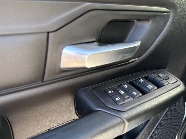 New 2025 Bright White Clear-Coat Exterior Paint RAM Tradesman image 13