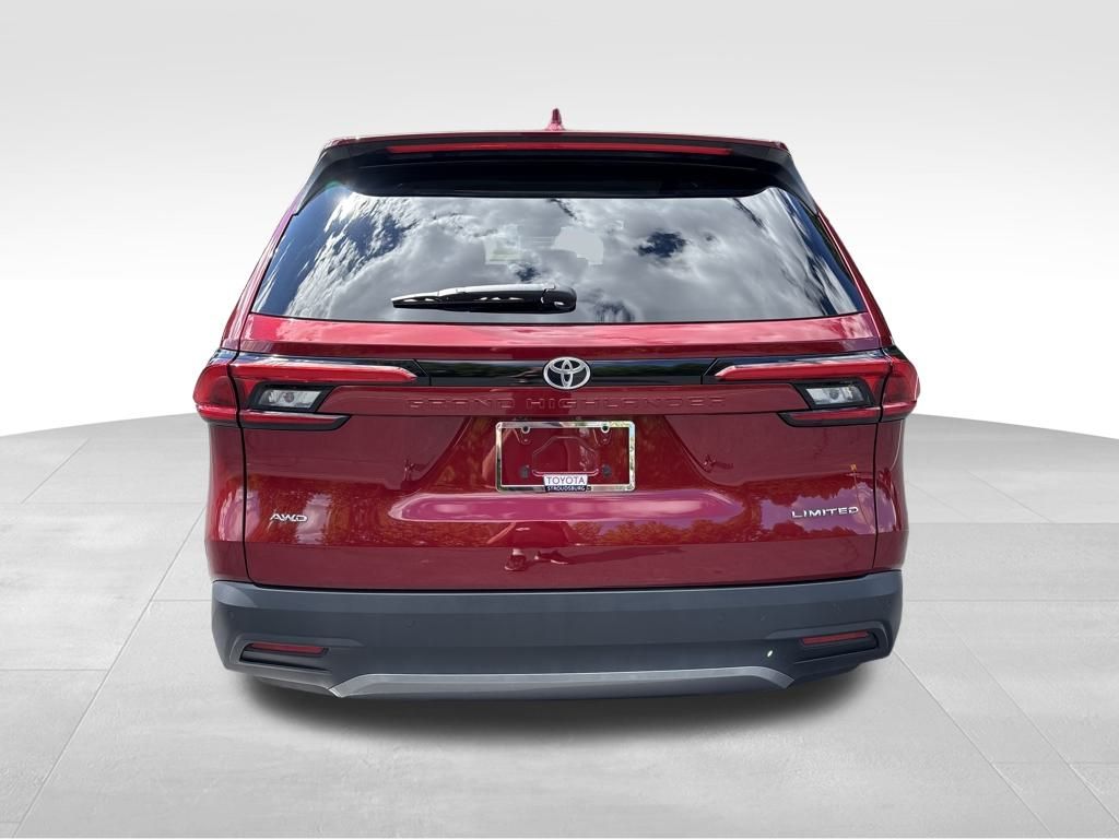 2024 Toyota Grand Highlander Limited photo 4