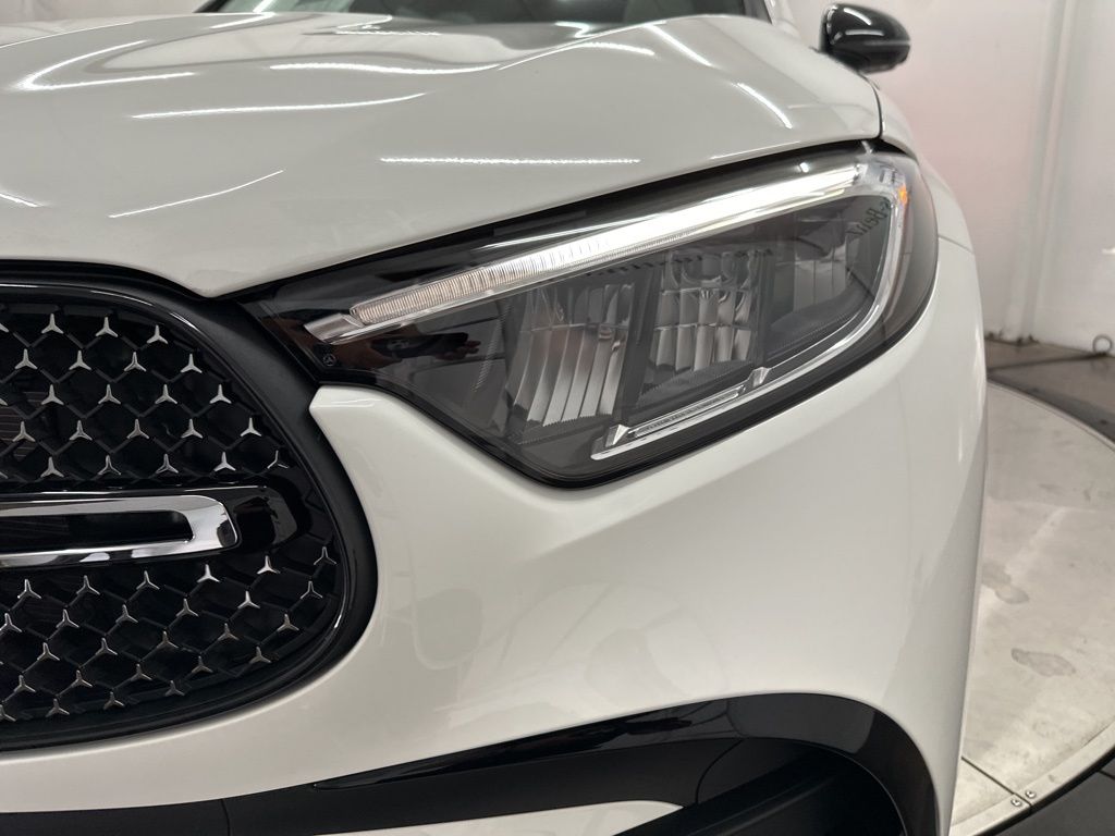 2026 Mercedes Benz GLC 300 photo 25