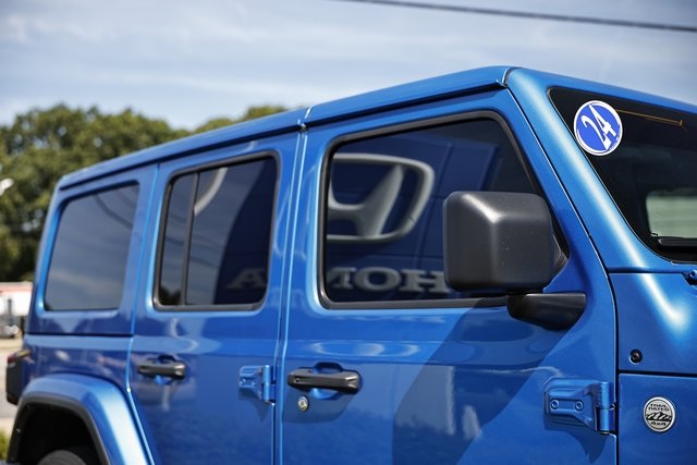 2024 Jeep Wrangler Sahara photo 12