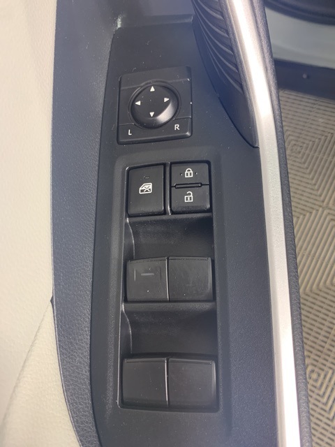 2021 Toyota RAV4 Hybrid XLE photo 21