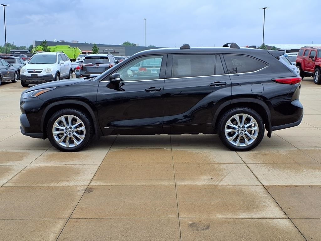 2022 Toyota Highlander Limited Hybrid photo 2