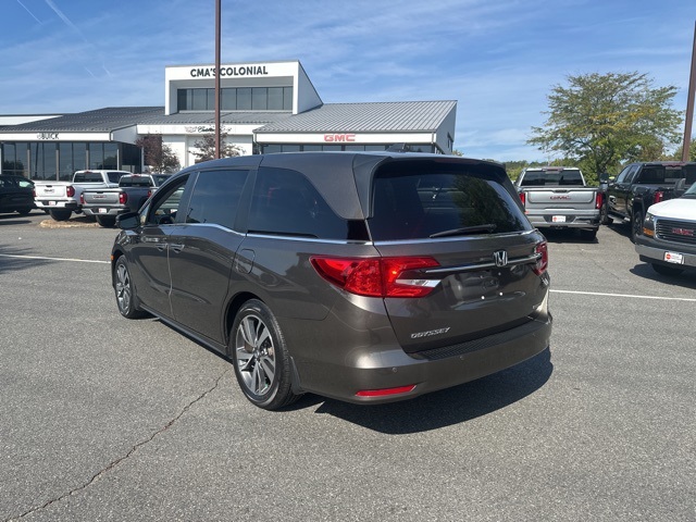 2023 Honda Odyssey Touring photo 2