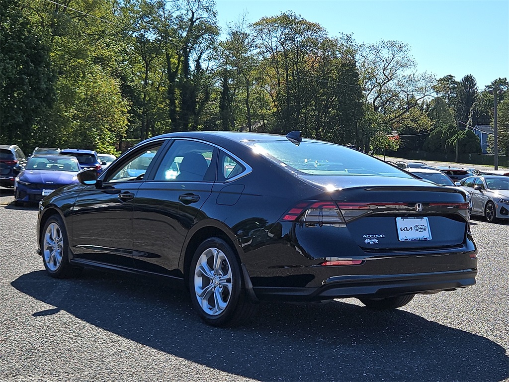 2023 Honda Accord LX photo 4