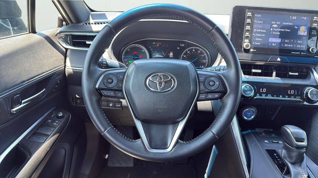 2021 Toyota Venza XLE photo 12