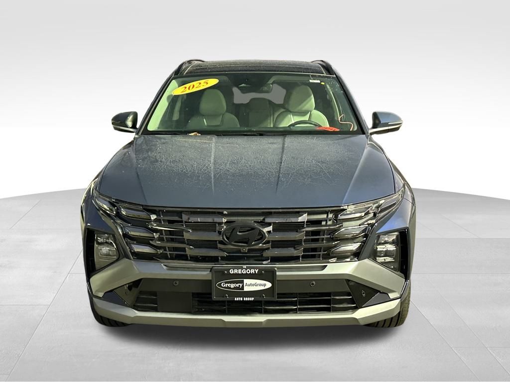 2025 Hyundai Tucson Limited photo 2