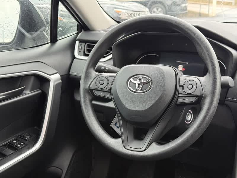 2025 Toyota RAV4 LE - Photo 12