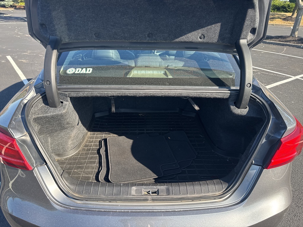 2018 Nissan Maxima SV photo 11
