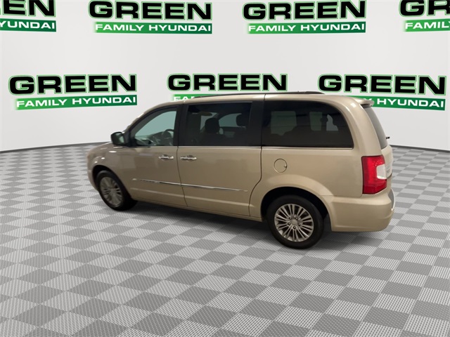 2014 Chrysler Town & Country photo 13