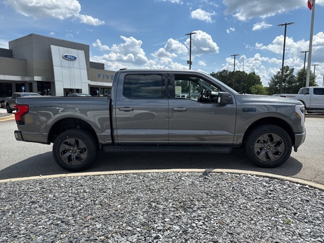 2025 Ford F-150 Lightning photo 12