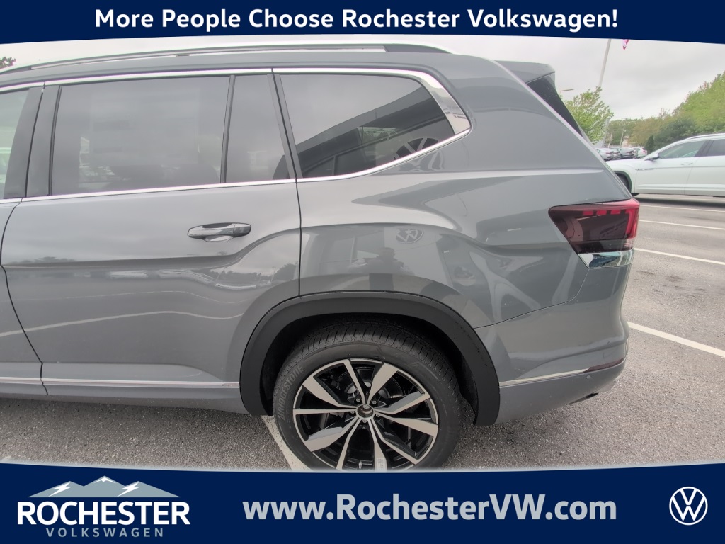 2025 Volkswagen Atlas SEL Premium R-Line photo 4